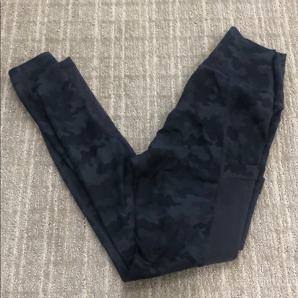 Zyia Camo mesh pocket leggings.